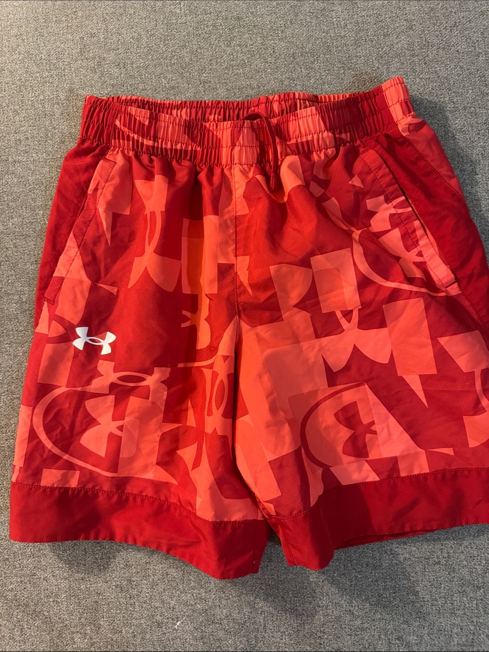 5/$15- Under Armour shorts size large